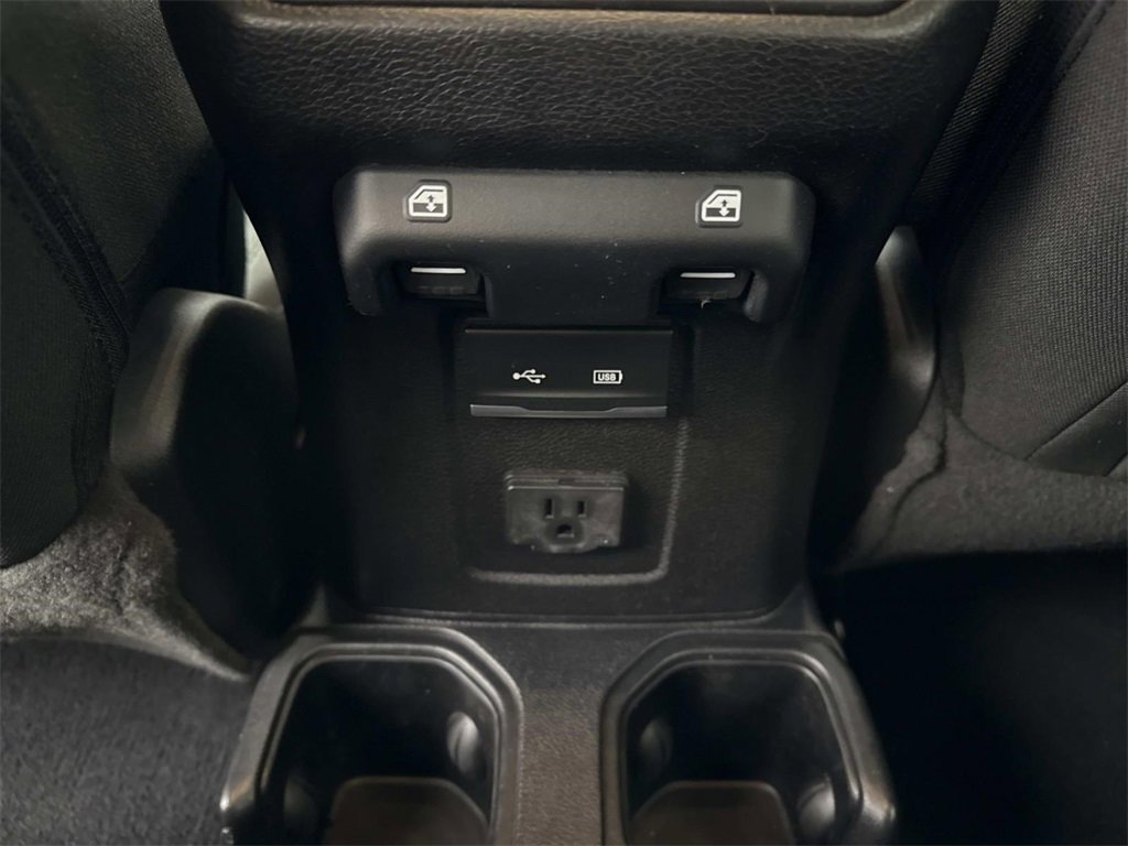 Used 2020 Jeep Wrangler Unlimited Sahara image 23