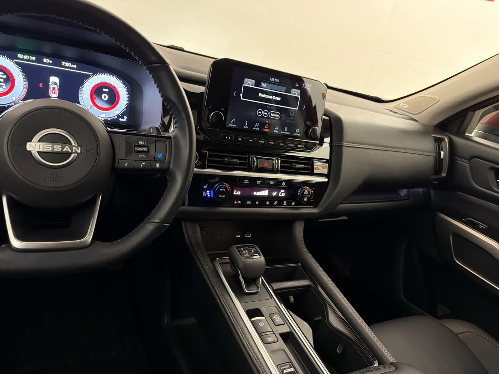 Certified 2024 Nissan Pathfinder Platinum FWD image 19