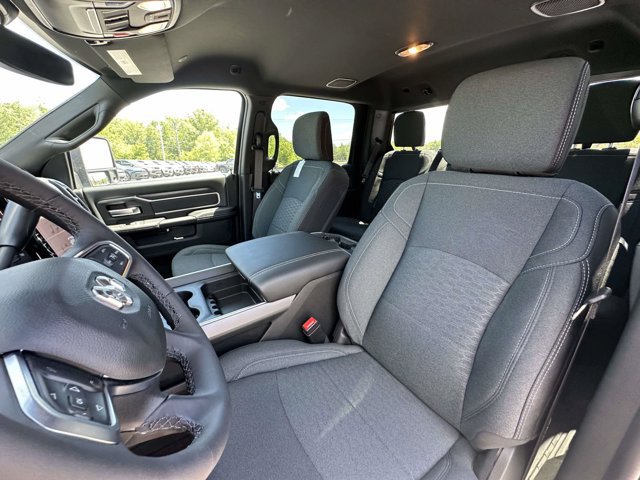 New 2026 RAM 3500 Big Horn AWD/4WD image 19