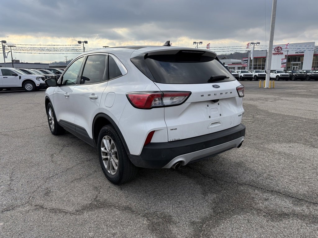 Used 2020 Ford Escape SE image 5