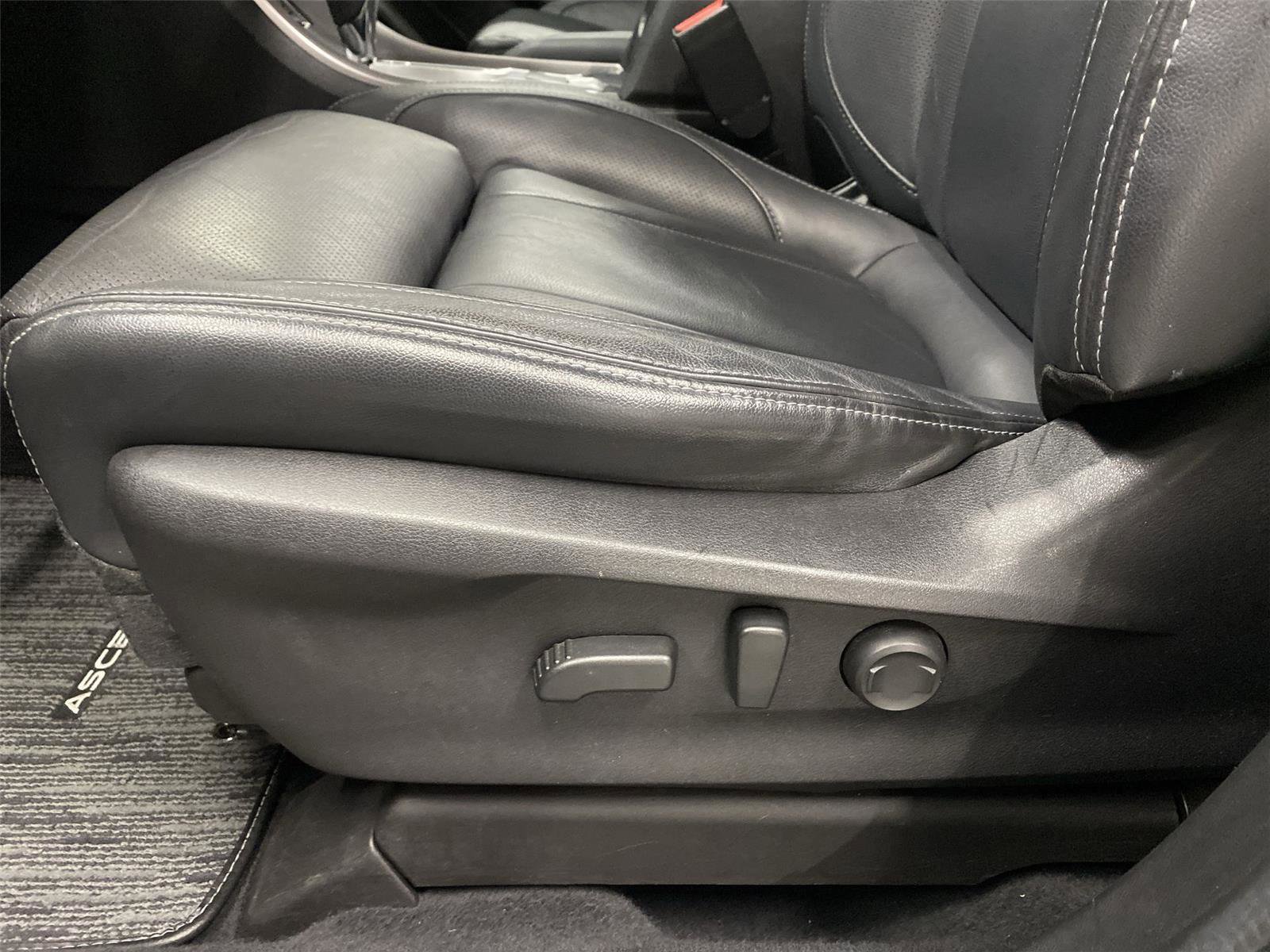 Used 2022 Subaru Ascent Limited w/ Technology Package image 18
