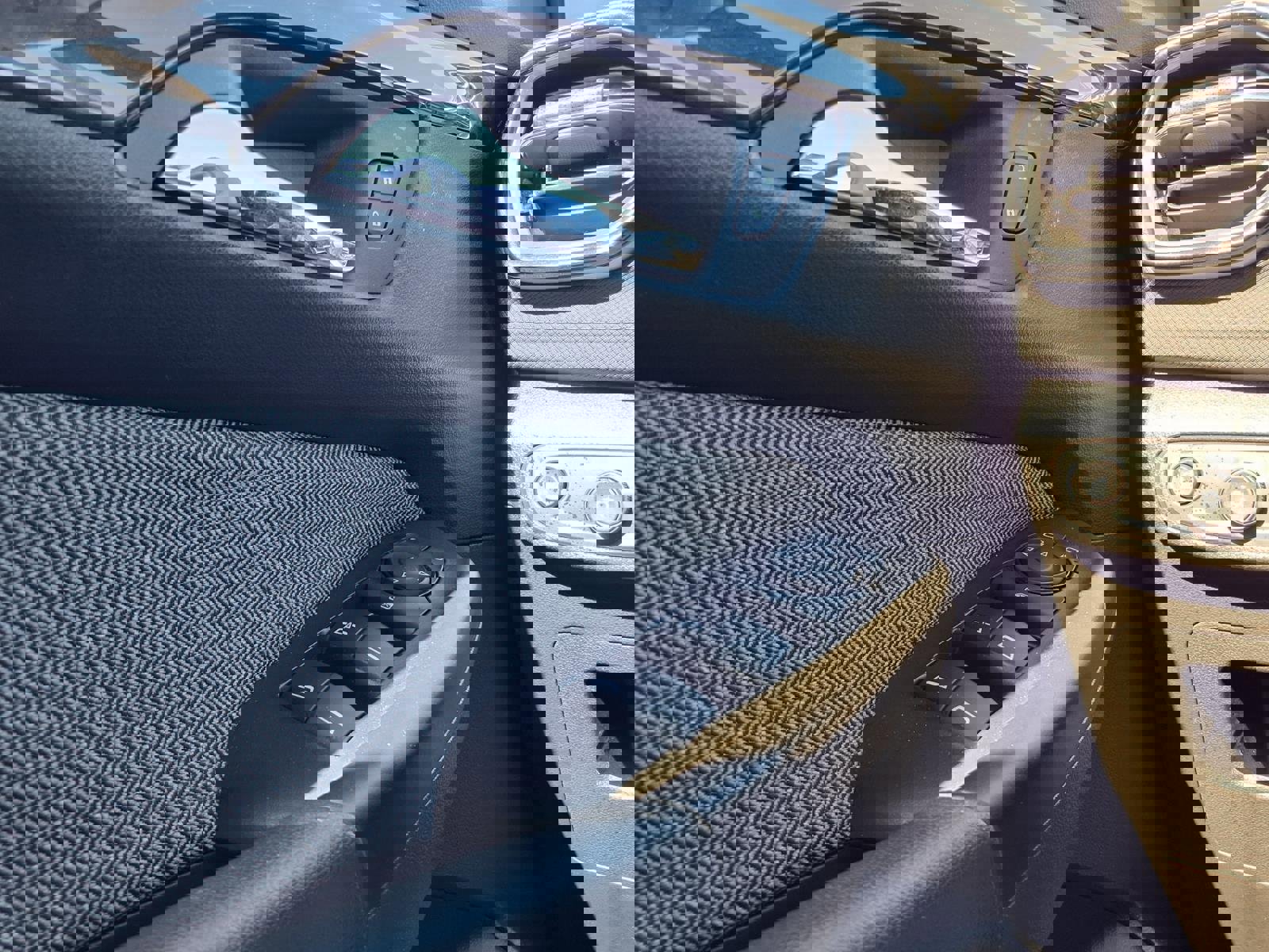 Used 2025 Chevrolet TrailBlazer LT image 16