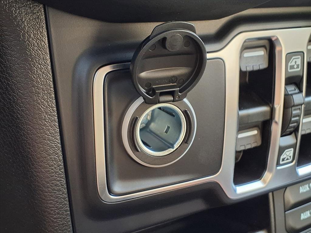 New 2026 Jeep Gladiator Sport S AWD/4WD image 16