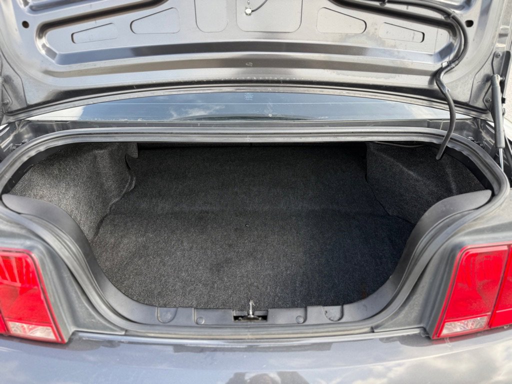 Used 2008 Ford Mustang Deluxe image 17