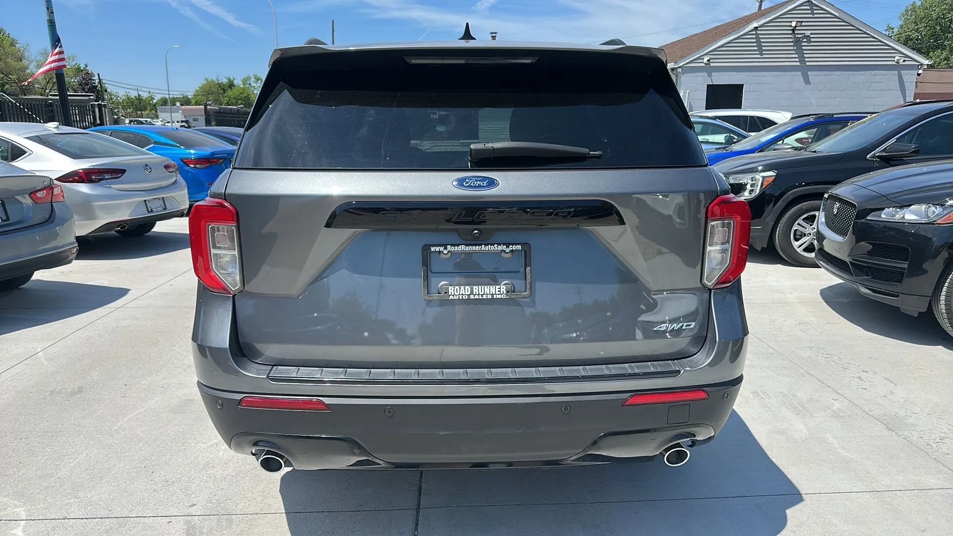 Used 2023 Ford Explorer ST-Line AWD/4WD image 6