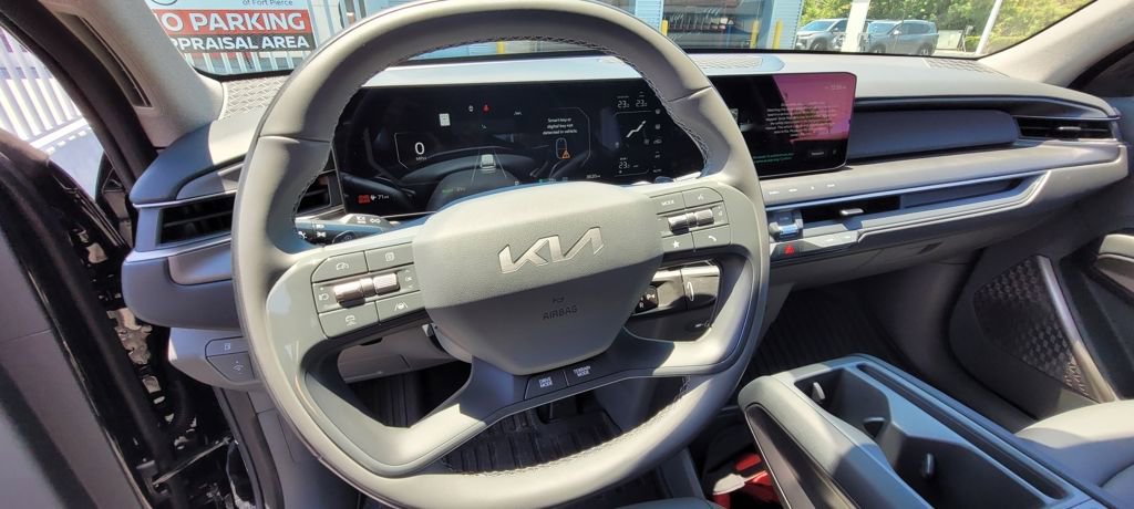 Used 2026 Kia EV9 Wind AWD/4WD image 11