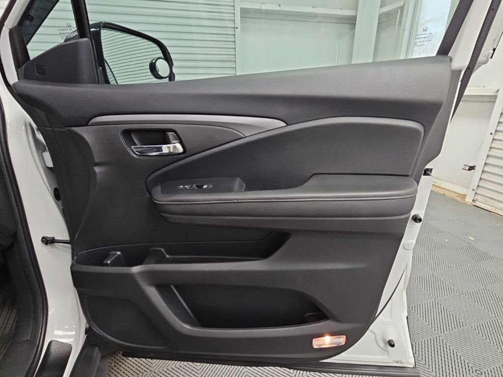 Used 2023 Honda Ridgeline RTL-E image 44