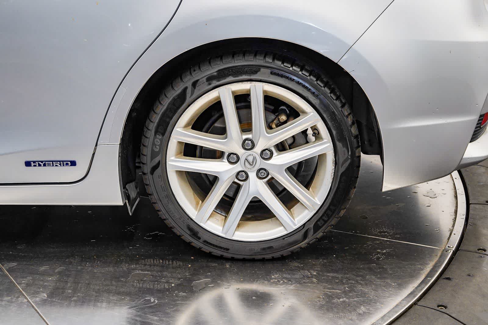 Used 2015 Lexus CT 200h w/ Navigation Package FWD image 10