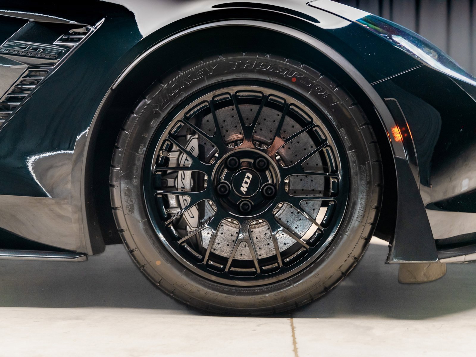 Used 2016 Chevrolet Corvette Z06 w/ 3LZ Preferred Equipment Group image 24