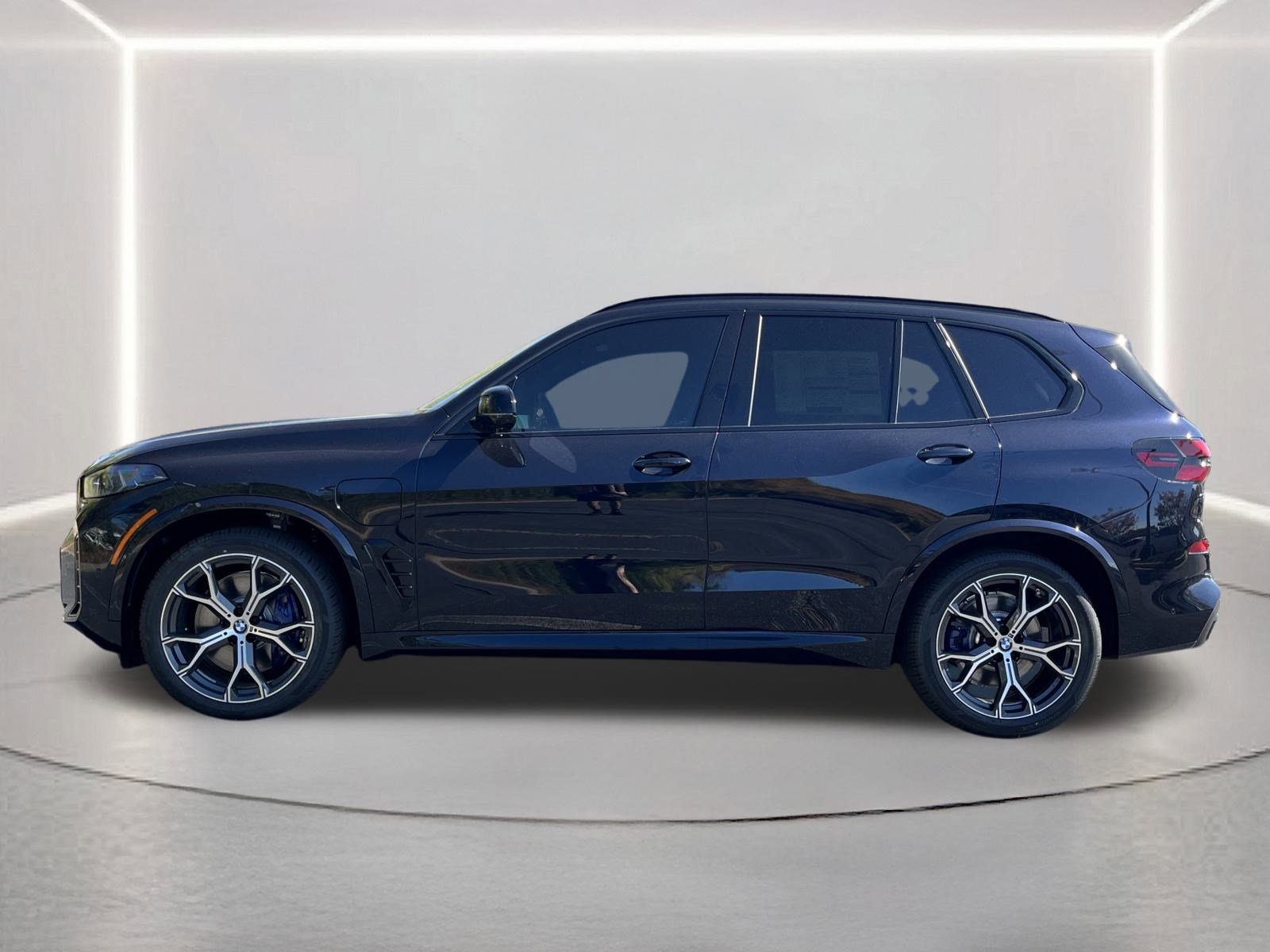 New 2026 BMW X5 xDrive50e w/ M Sport Package AWD/4WD image 24