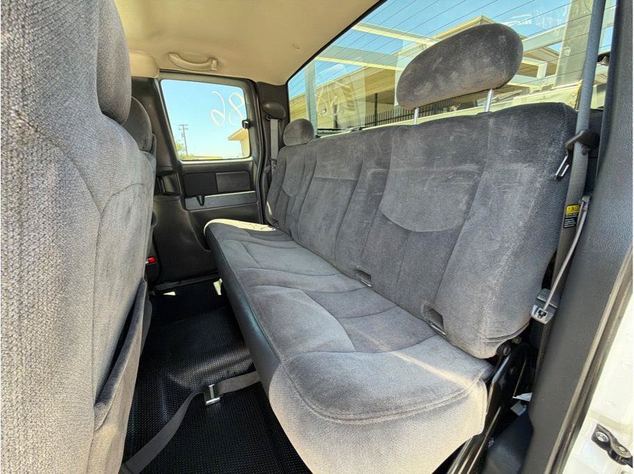 Used 2005 GMC Sierra 3500 SLE w/ Heavy-Duty Power Package RWD image 11
