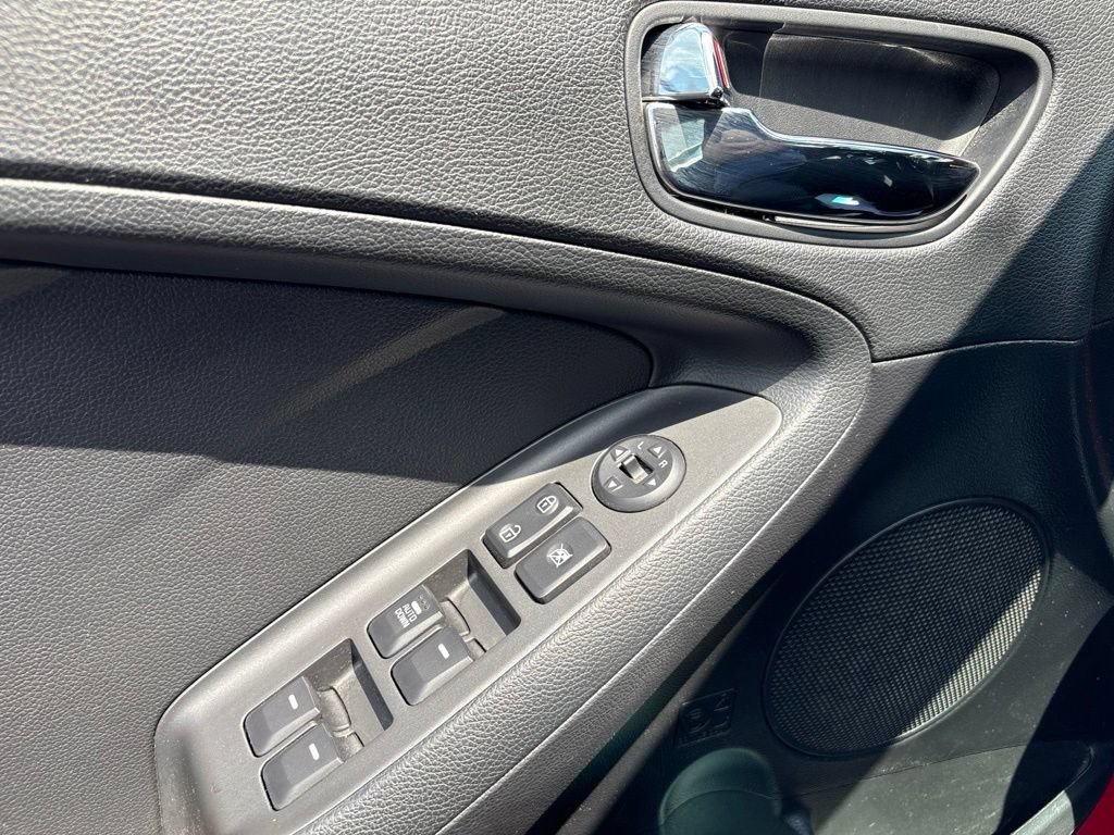 Used 2016 Kia Forte LX FWD image 25