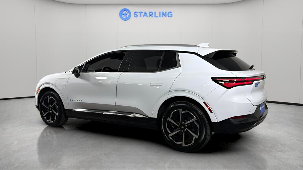 Used 2025 Chevrolet Equinox EV LT w/ Convenience Package image 4