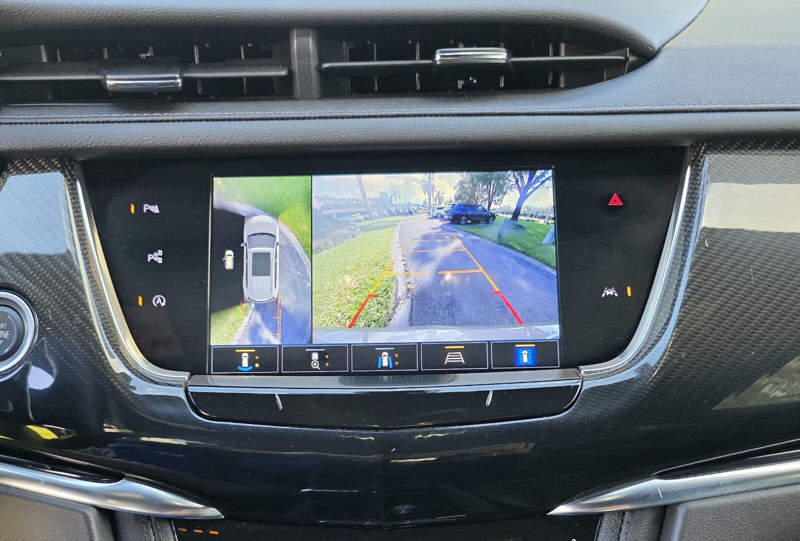 Used 2023 Cadillac XT6 Sport w/ Technology Package AWD/4WD image 23