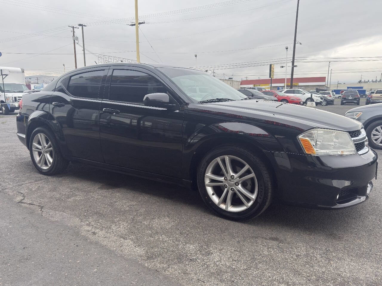 Used 2012 Dodge Avenger SXT Plus image 2