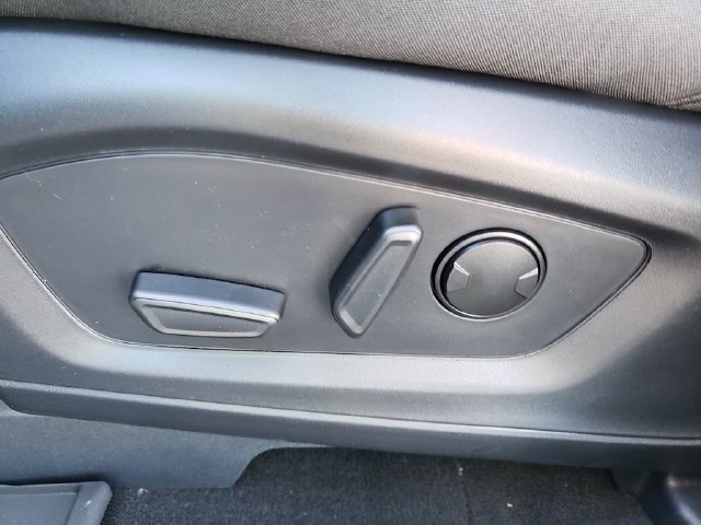 New 2026 Ford Explorer Active RWD image 17