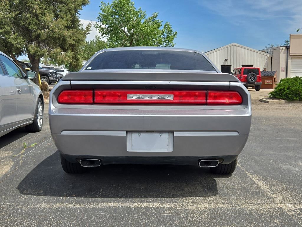 Used 2014 Dodge Challenger SXT RWD image 9