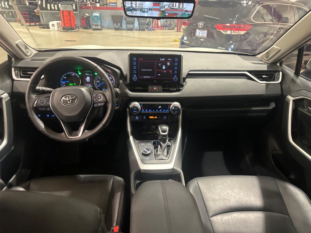 Used 2021 Toyota RAV4 XLE Premium AWD/4WD image 6