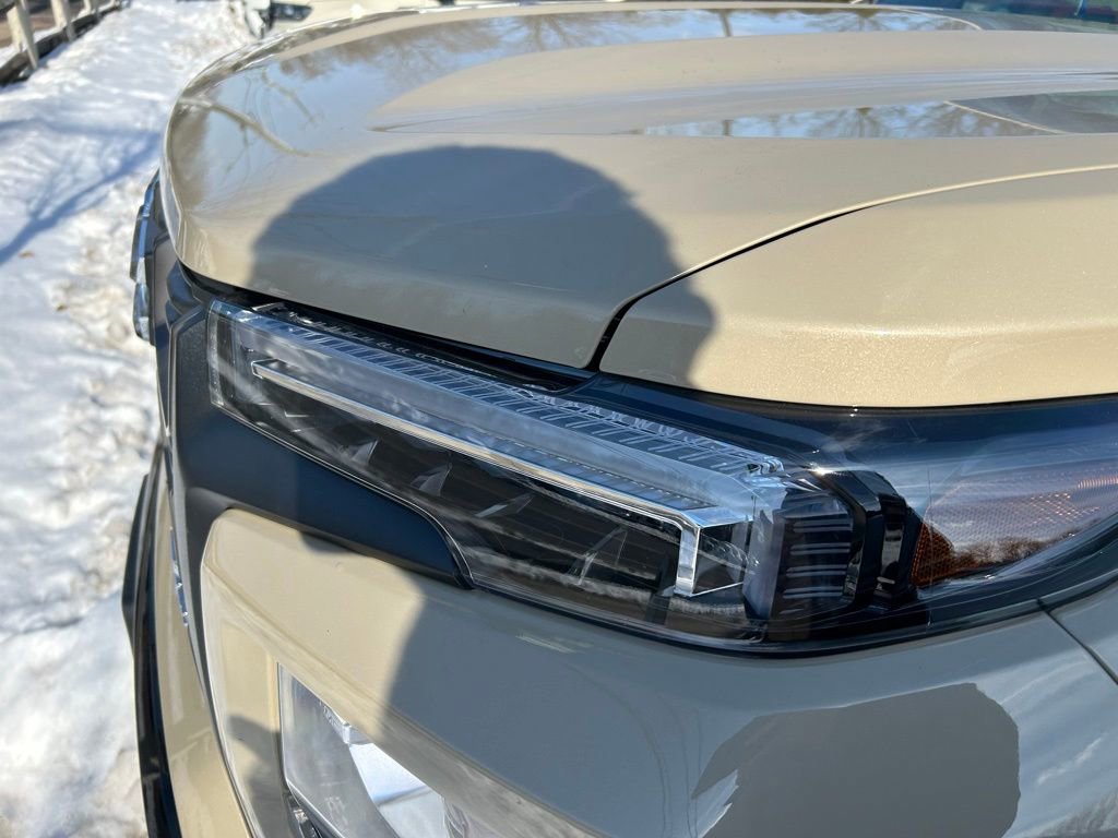 Used 2023 GMC Canyon AT4X image 32