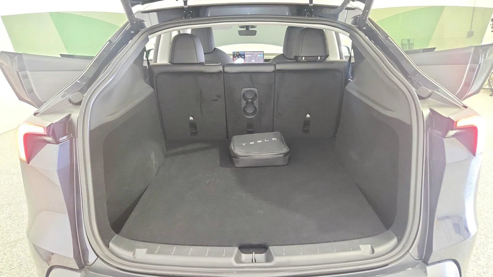 Used 2026 Tesla Model Y 2WD image 36