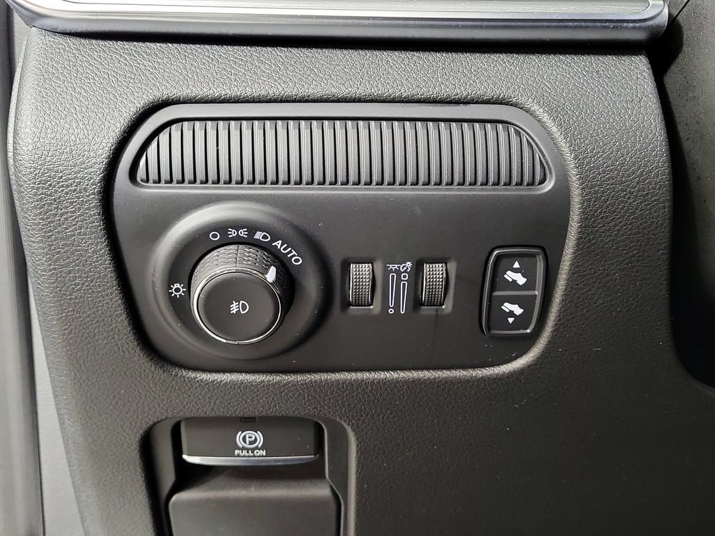 Used 2024 Jeep Wagoneer Series II AWD/4WD image 13
