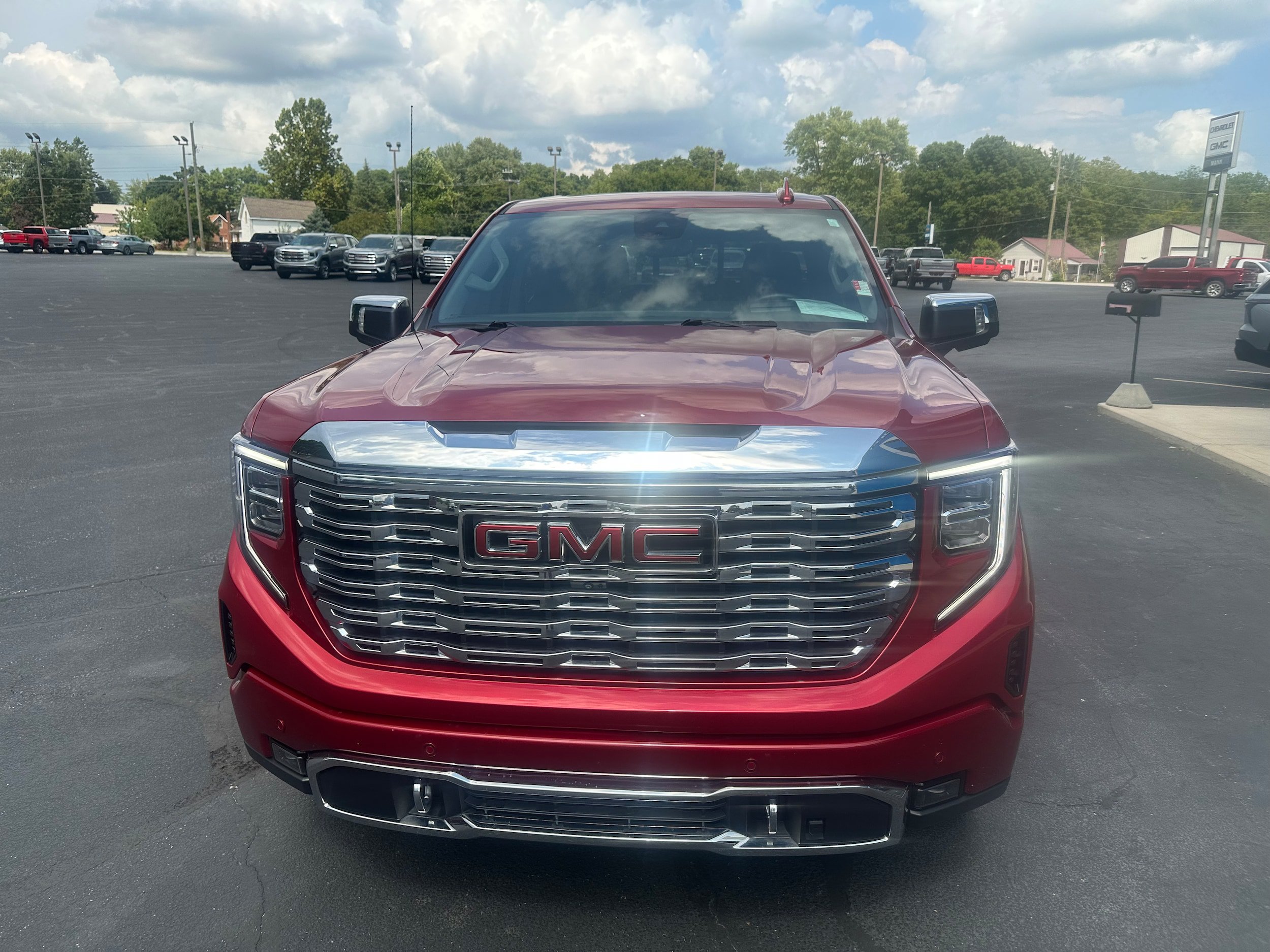 Used 2023 GMC Sierra 1500 Denali w/ Denali Reserve Package AWD/4WD image 16