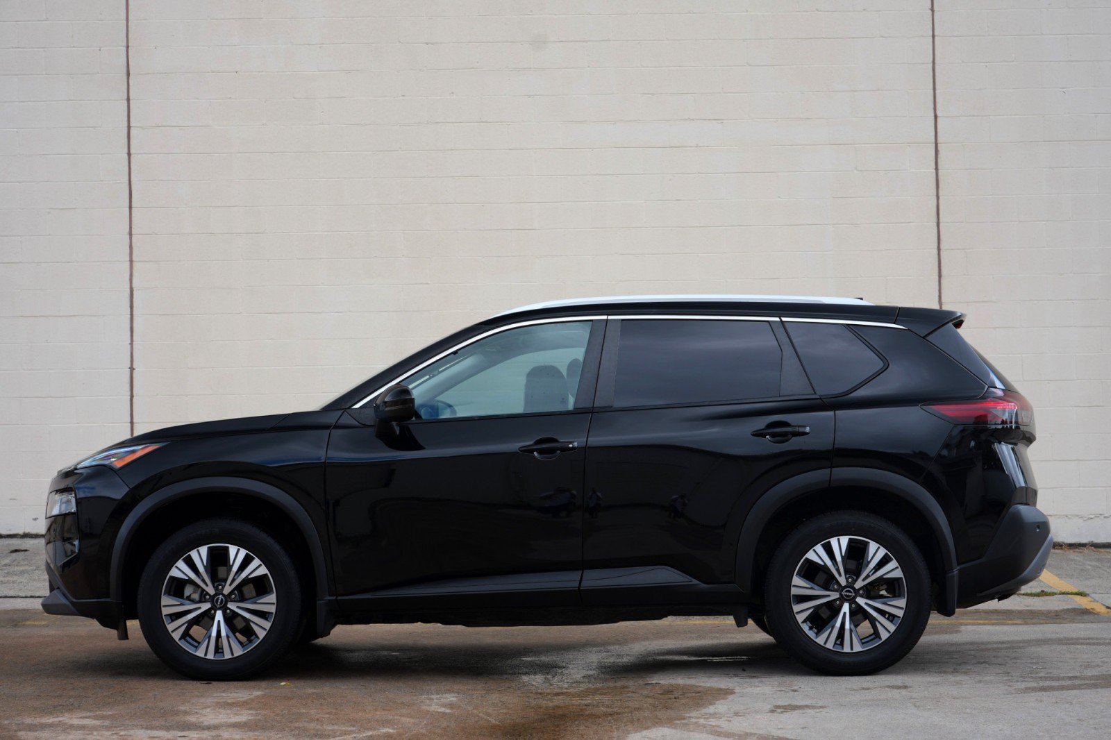 Used 2022 Nissan Rogue SV w/ SV Premium Package FWD image 43