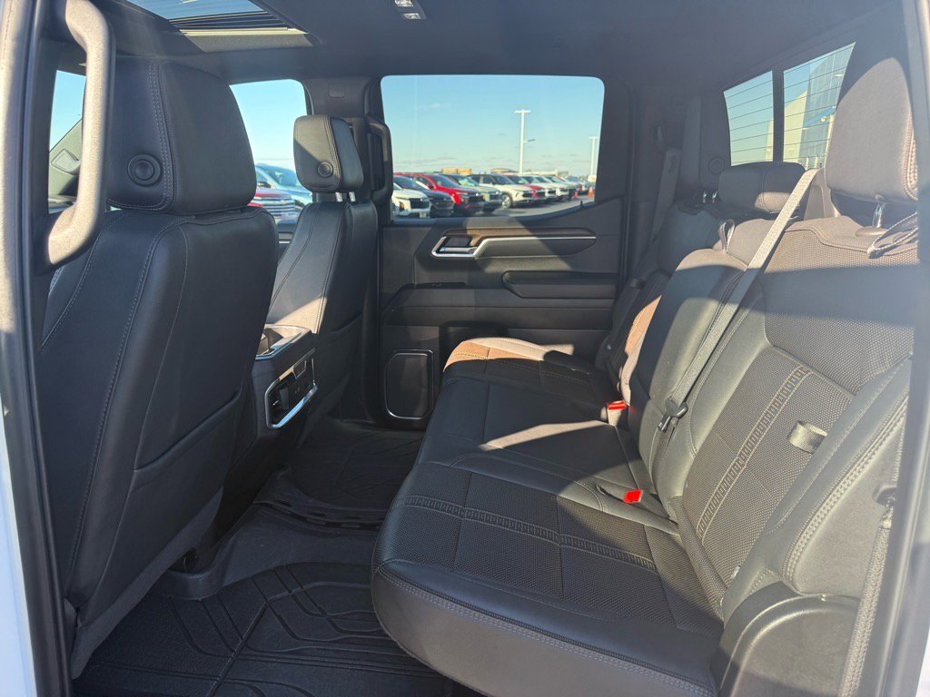 Used 2025 Chevrolet Silverado 1500 High Country w/ Technology Package image 12