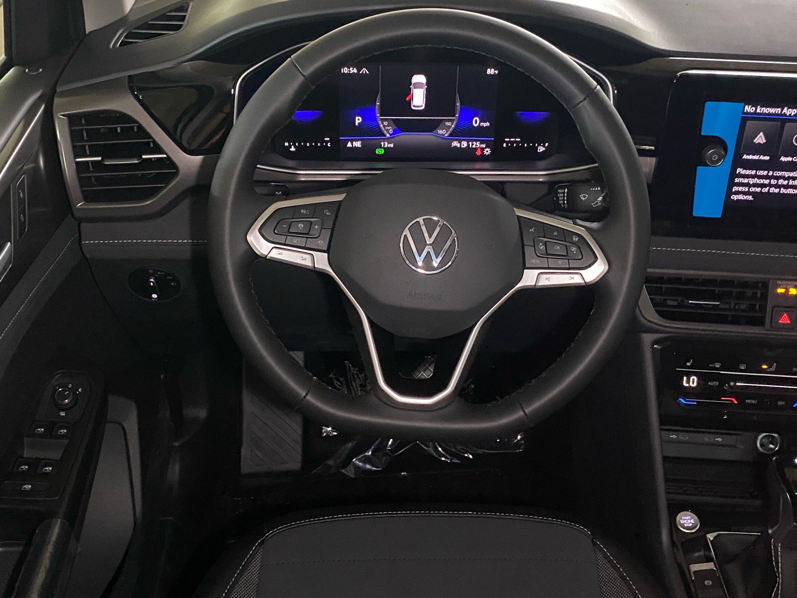 New 2026 Volkswagen Taos SE AWD/4WD image 4