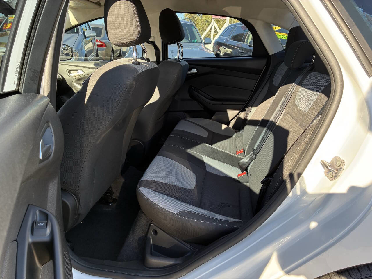 Used 2012 Ford Focus SE image 4