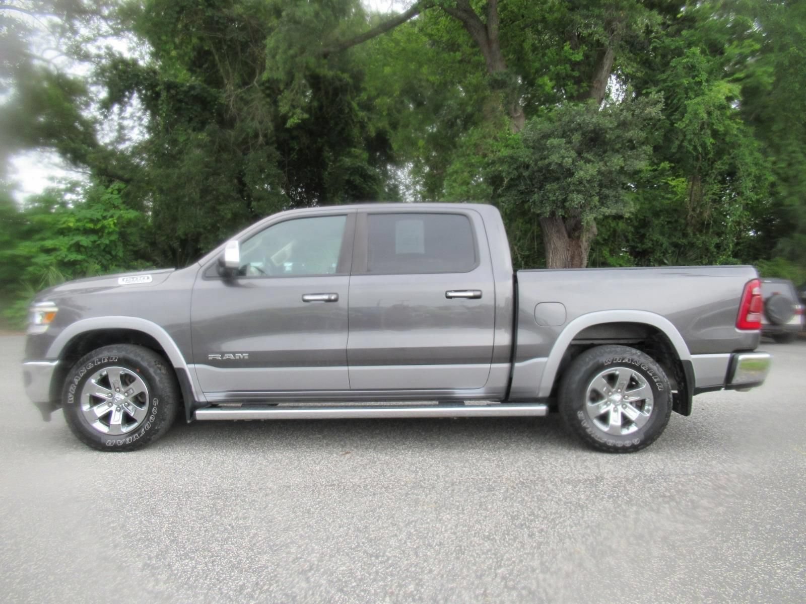 Used 2019 RAM 1500 Laramie AWD/4WD image 4