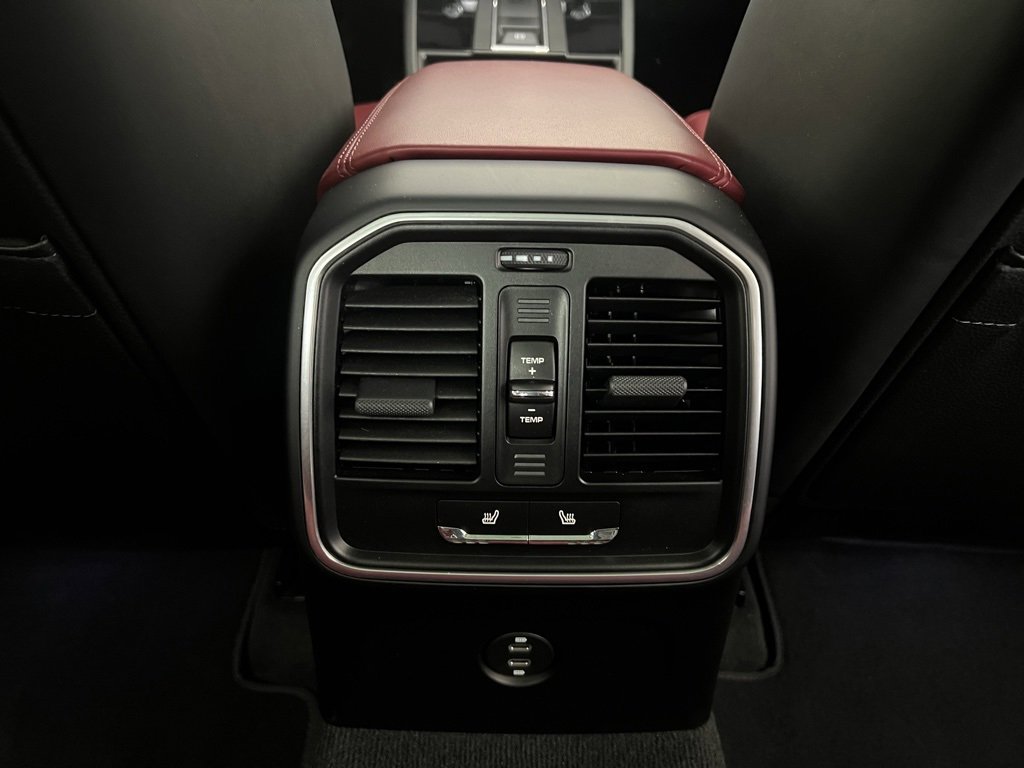 Certified 2023 Porsche Macan S image 25