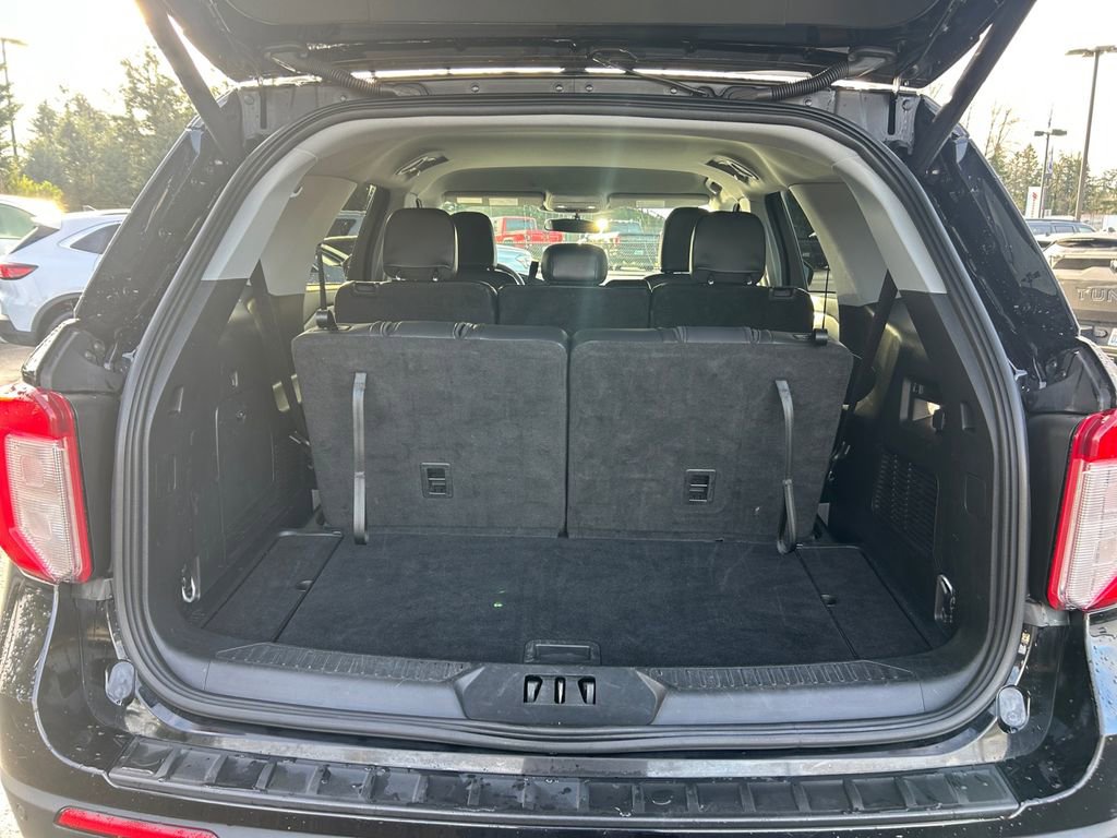 Used 2024 Ford Explorer XLT w/ Equipment Group 202A image 24