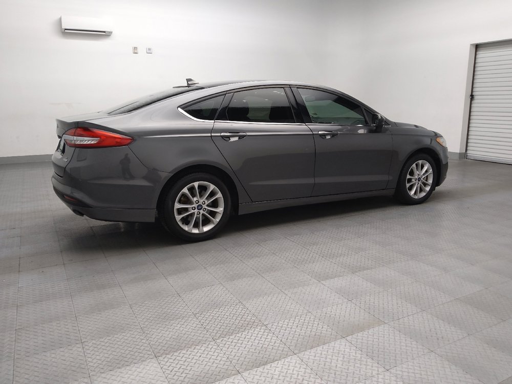 Used 2020 Ford Fusion SE image 10
