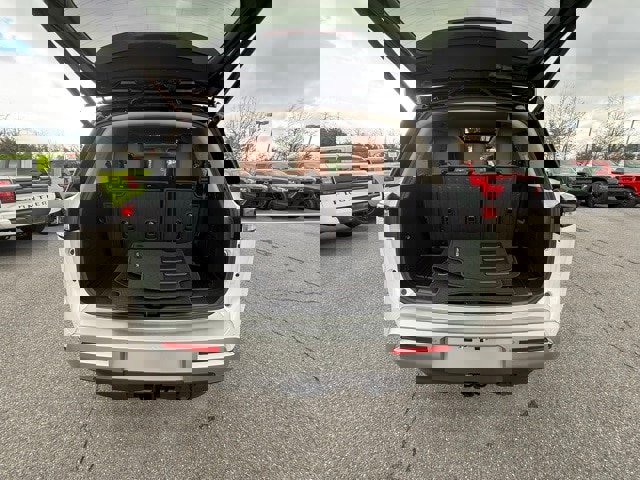 New 2025 Nissan Pathfinder Platinum w/ Cargo Package image 18