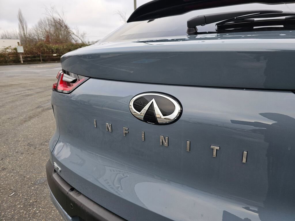 New 2025 INFINITI QX55 Essential image 18
