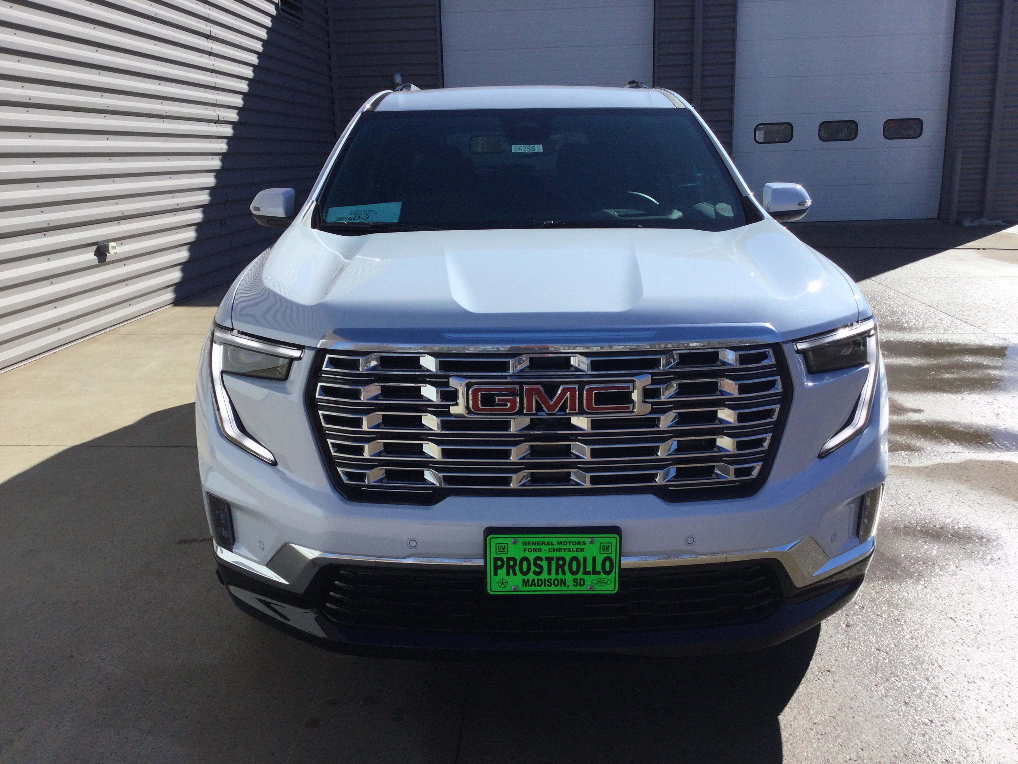 New 2026 GMC Acadia Denali w/ Super Cruise Package image 3