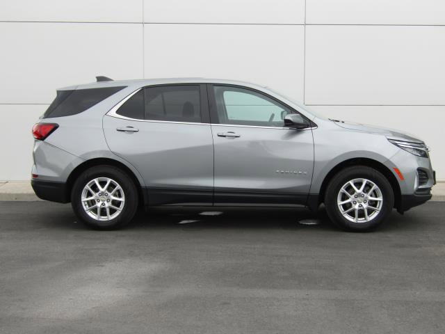 Used 2023 Chevrolet Equinox LT w/ Driver Convenience Package image 3