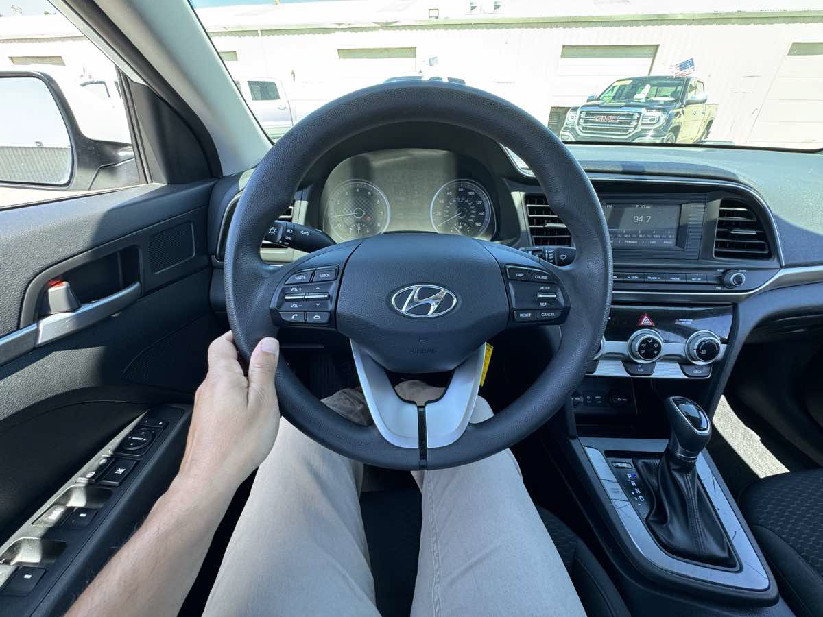 Used 2019 Hyundai Elantra SE w/ Cargo Package FWD image 27