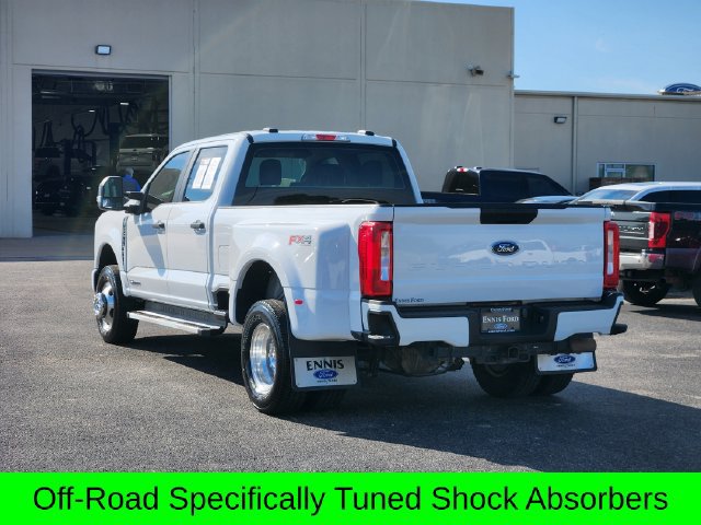 Used 2023 Ford F350 4x4 Crew Cab DRW Super Duty image 6