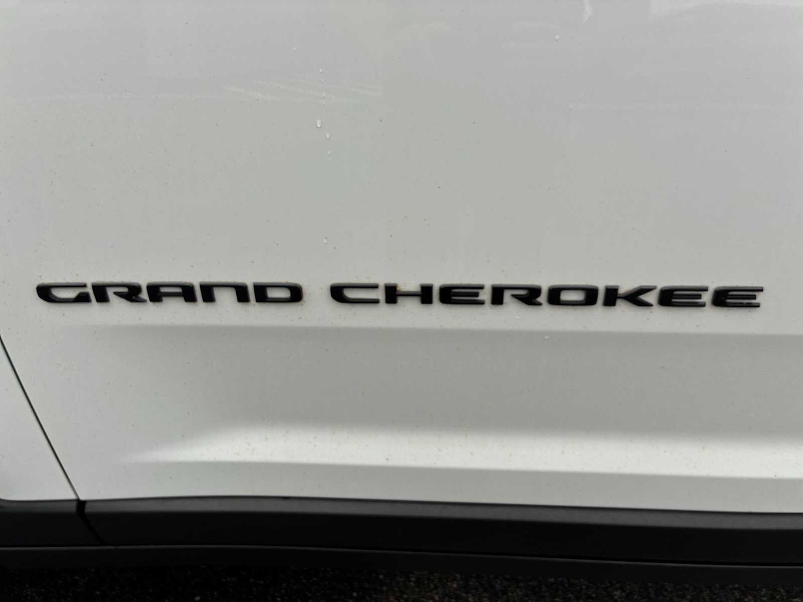 Used 2022 Jeep Grand Cherokee Altitude image 31