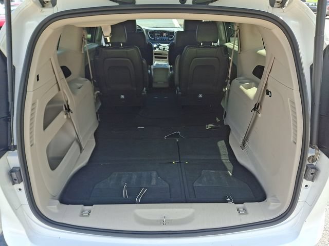 Used 2024 Chrysler Pacifica Touring-L FWD image 29