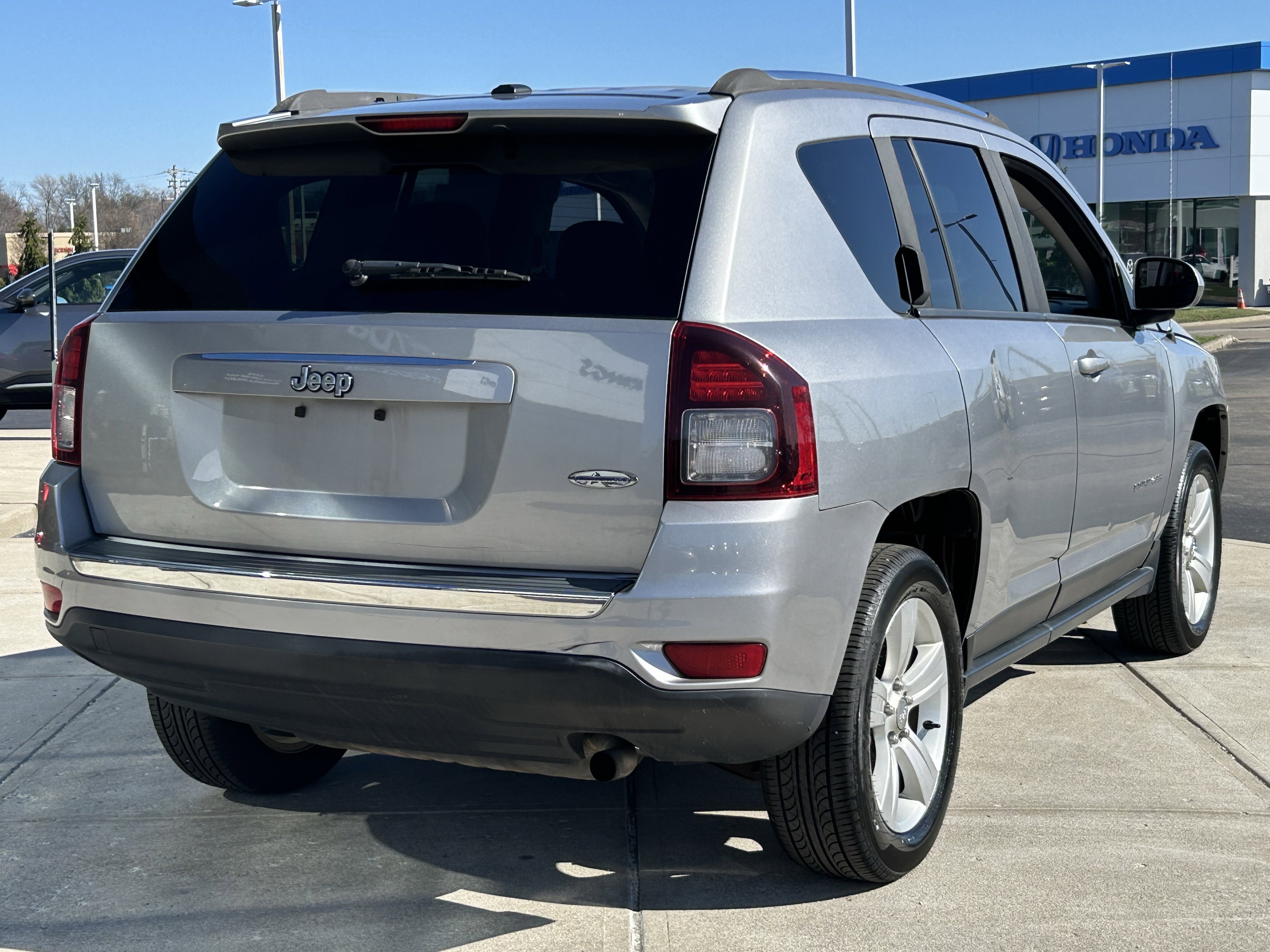 Used 2015 Jeep Compass High Altitude image 7