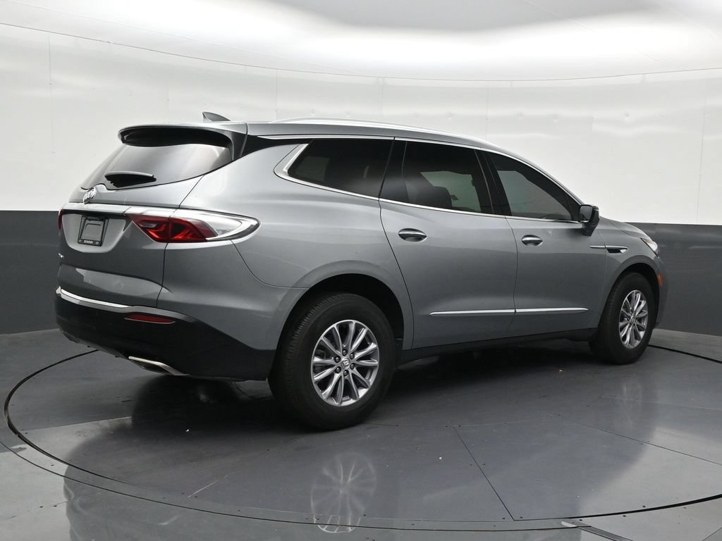 Used 2024 Buick Enclave Essence w/ Technology Package FWD image 5
