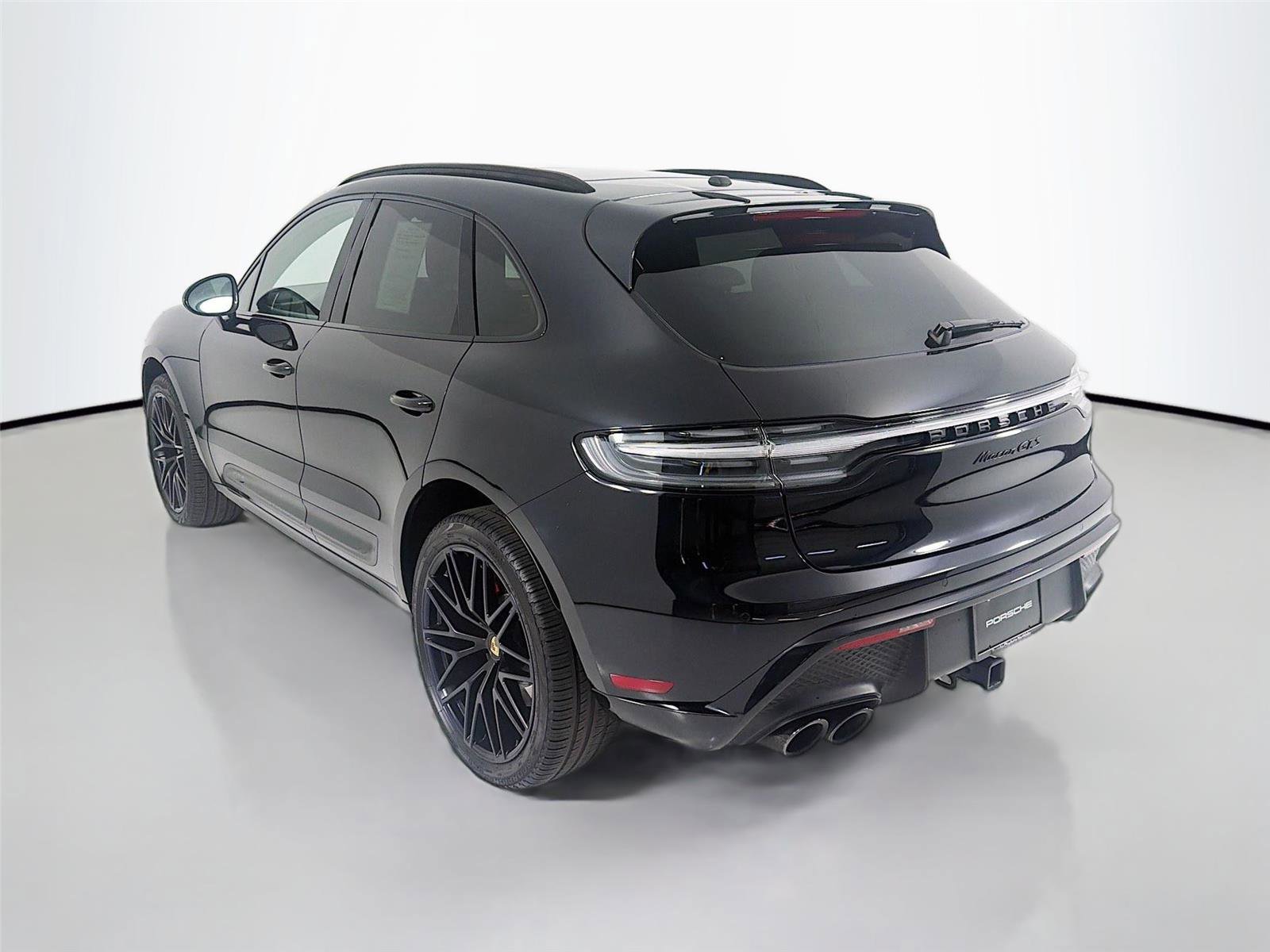 Certified 2023 Porsche Macan GTS AWD/4WD image 3