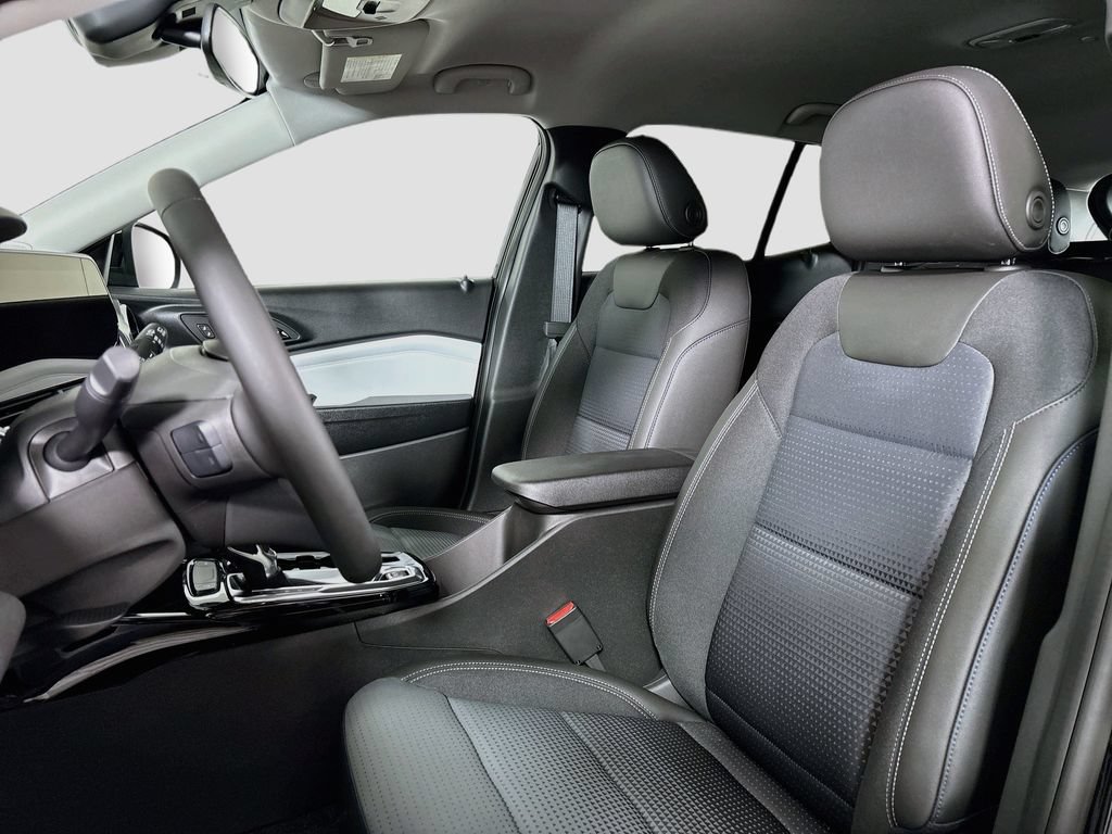 New 2026 Chevrolet Trax LT w/ Driver Confidence Package FWD image 20