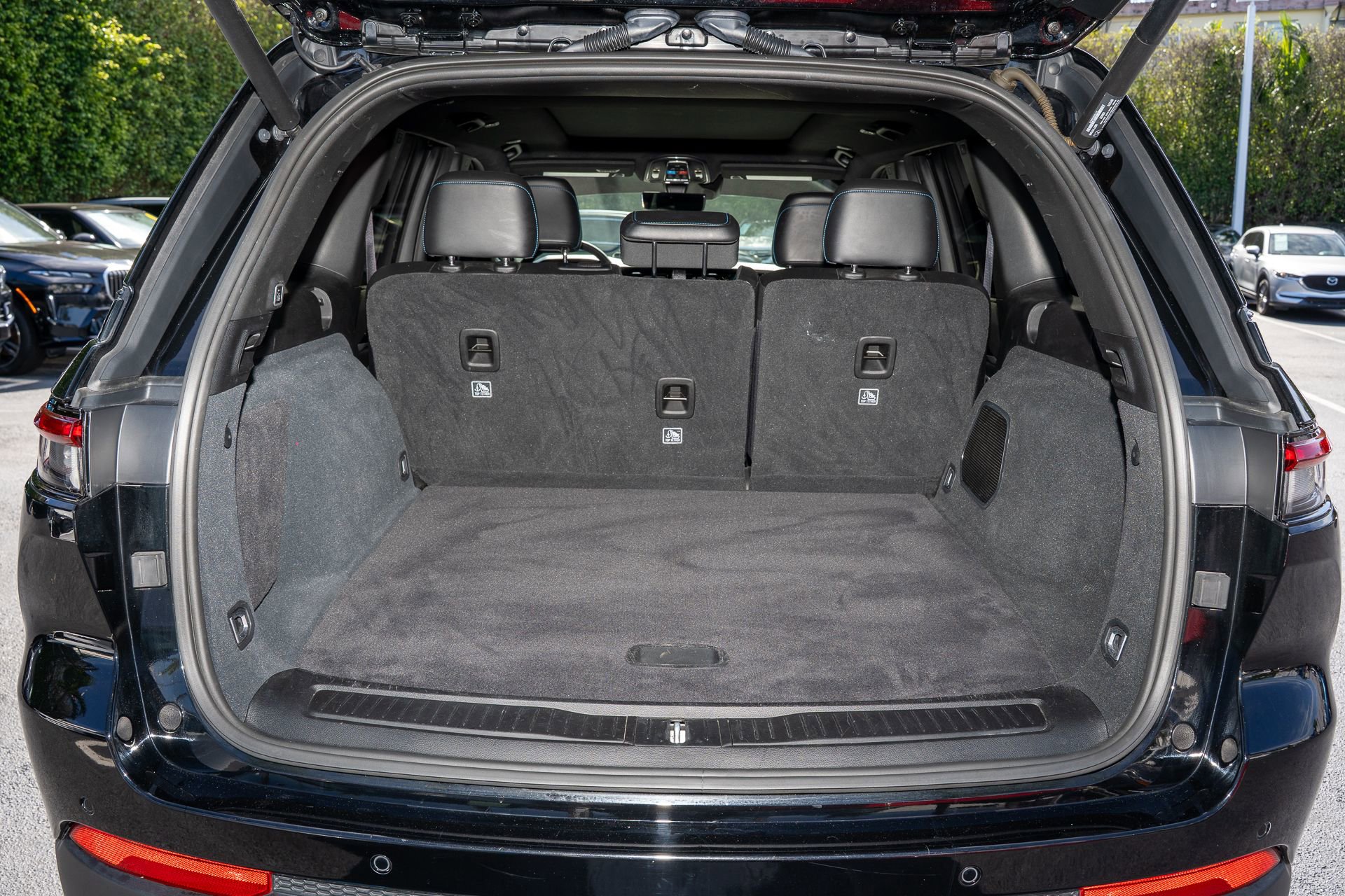 Used 2023 Jeep Grand Cherokee Trailhawk w/ Luxury Tech Group III image 9