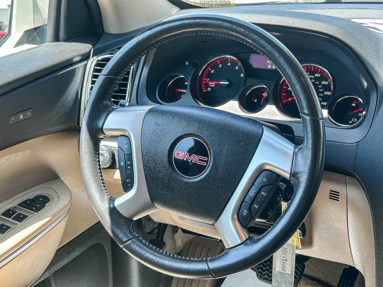 Used 2011 GMC Acadia SLT FWD image 15