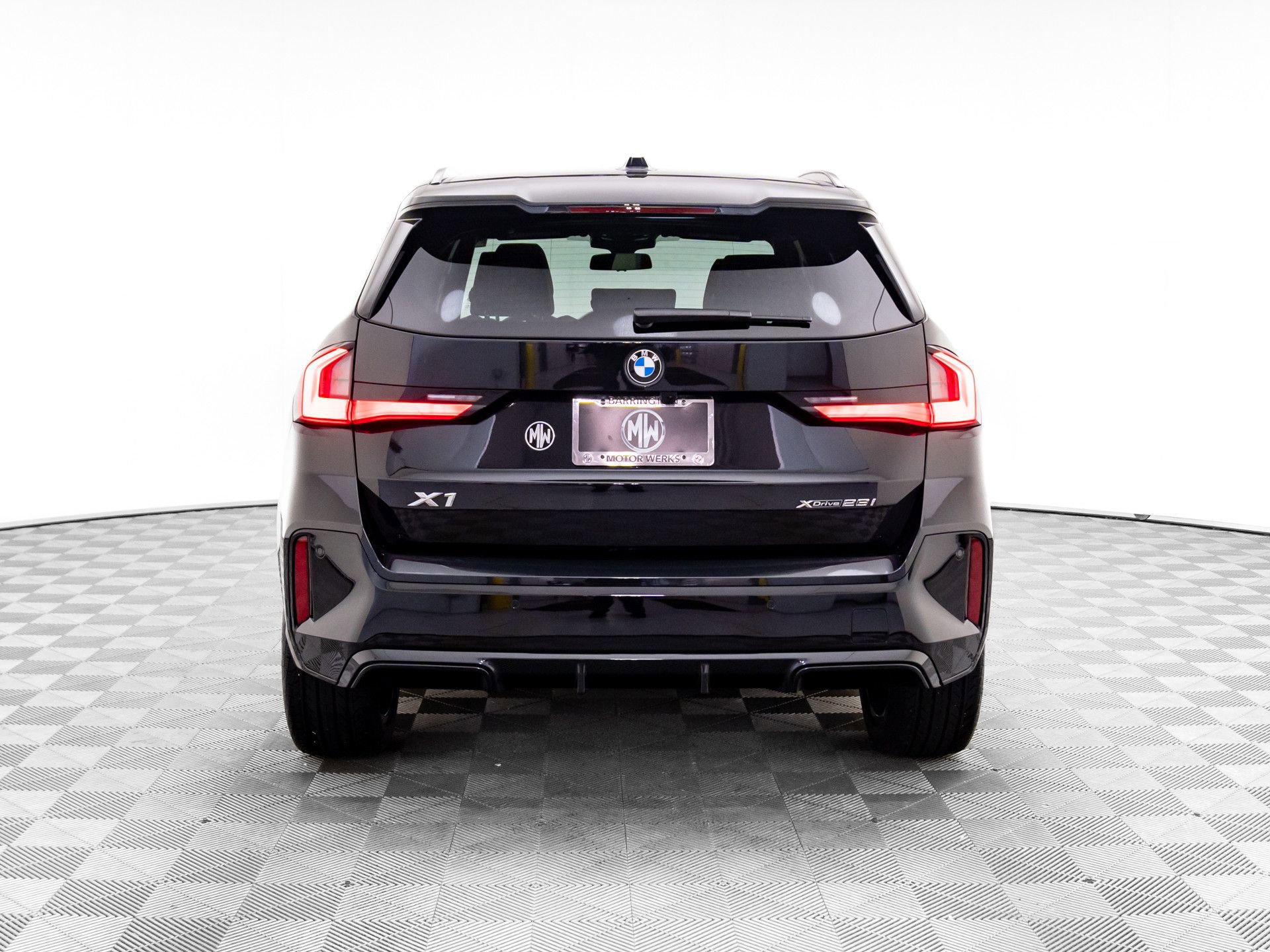 Certified 2025 BMW X1 xDrive28i w/ M Sport Package AWD/4WD image 5