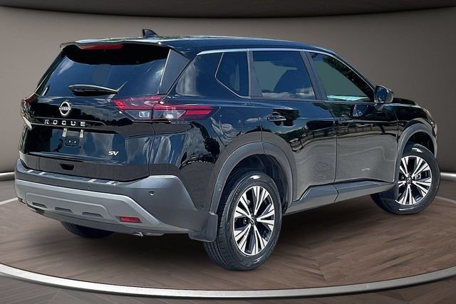 Used 2023 Nissan Rogue SV FWD image 2